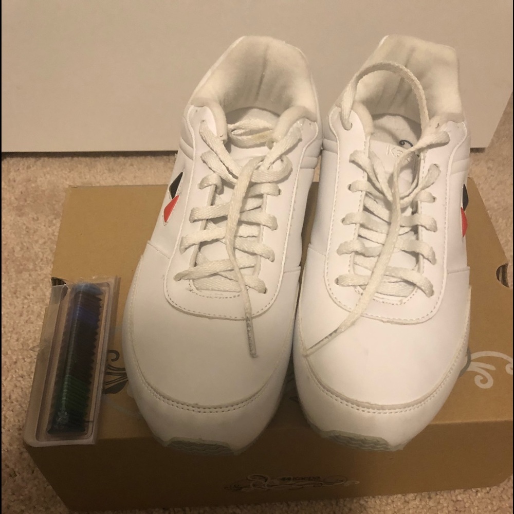 Cheer shoes